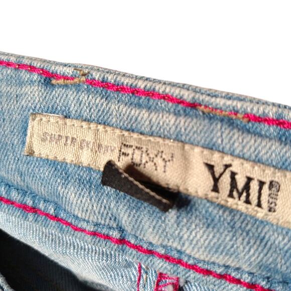 YMI Super Skinny low Rise Jeans size 0 Foxy Distressed Light Wash - Picture 3 of 4
